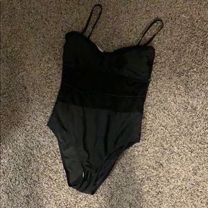 Xl black suit with lace detail on front